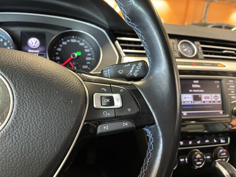 VOLKSWAGEN Passat 2017