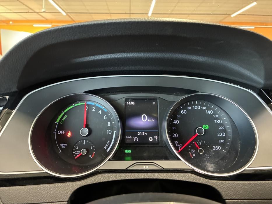 VOLKSWAGEN Passat 2017