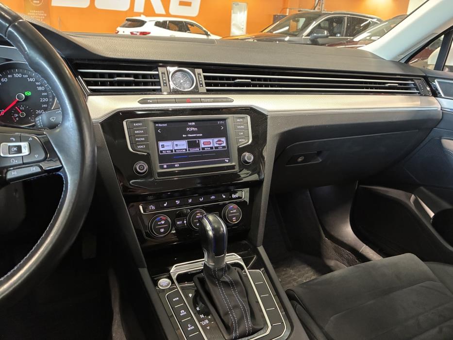 VOLKSWAGEN Passat 2017