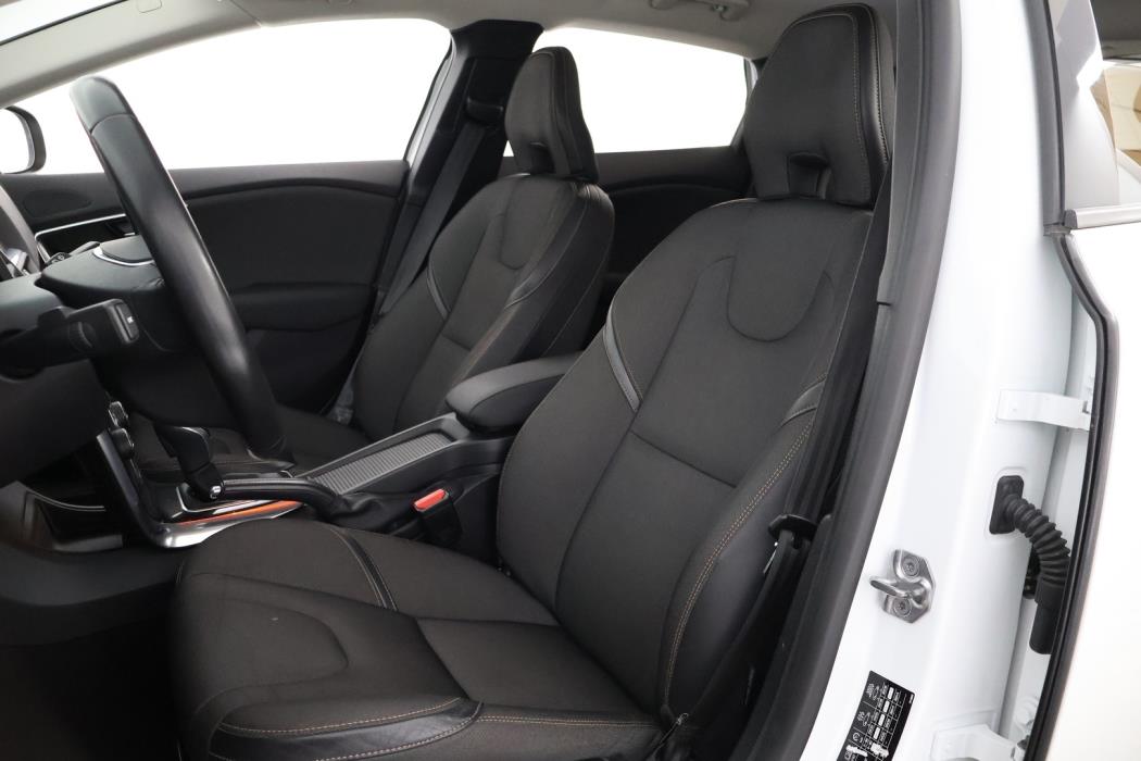 VOLVO V40 Cross Country 2017