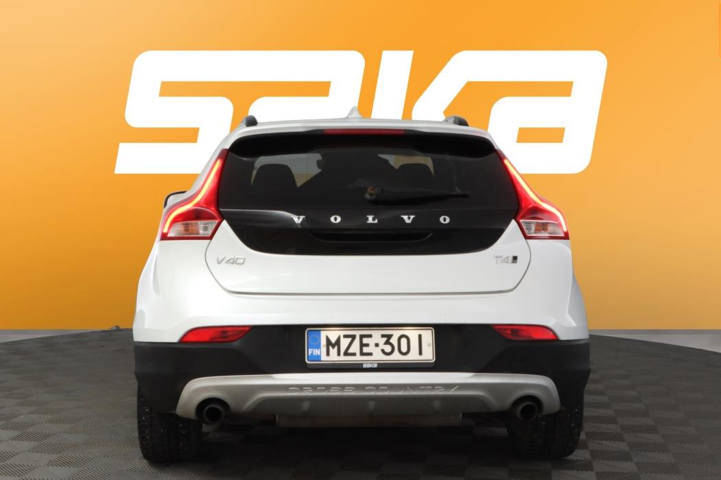 VOLVO V40 Cross Country 2017