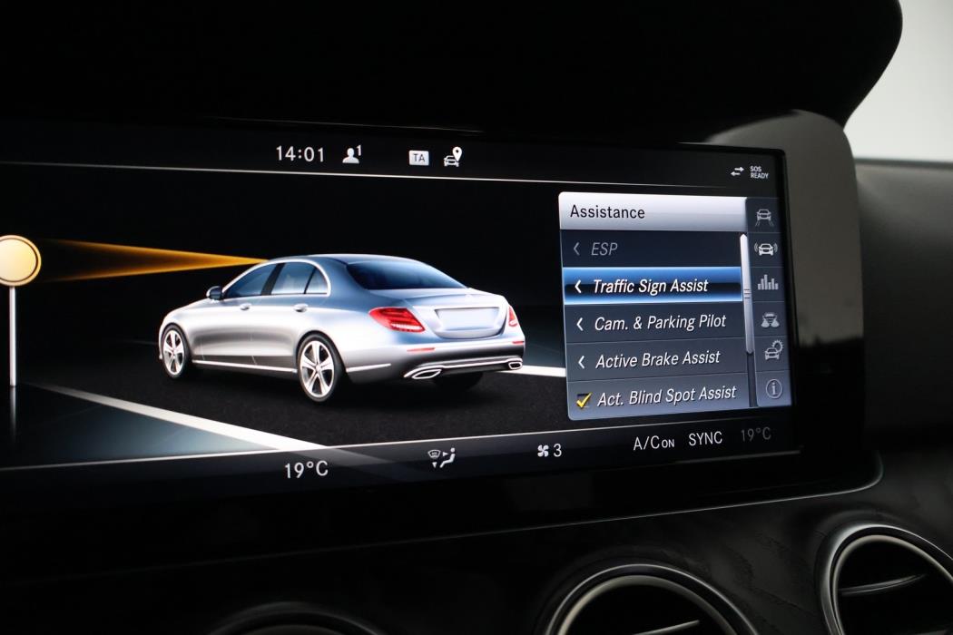 MERCEDES-BENZ E 2017