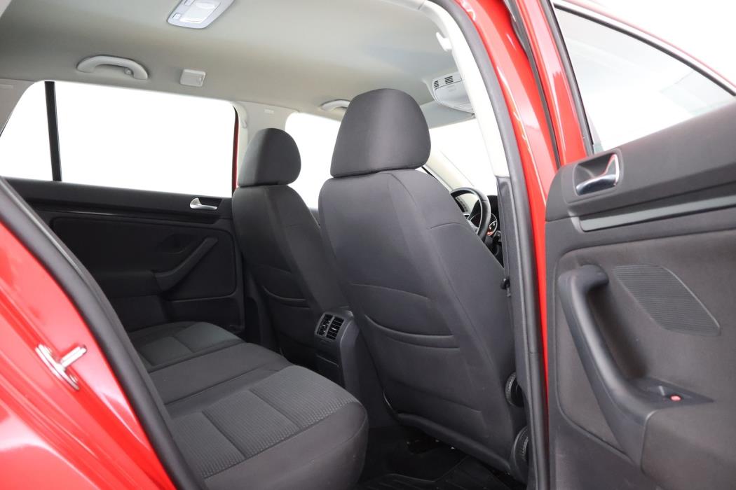 VOLKSWAGEN Golf 2012
