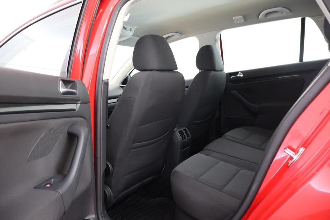 VOLKSWAGEN Golf 2012