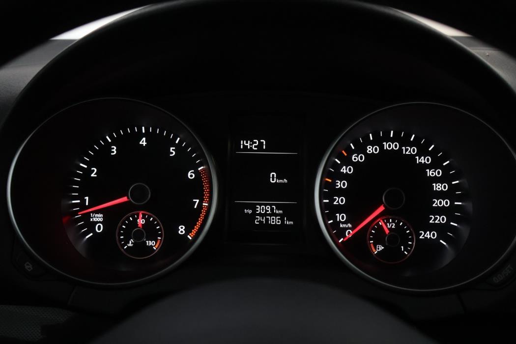VOLKSWAGEN Golf 2012