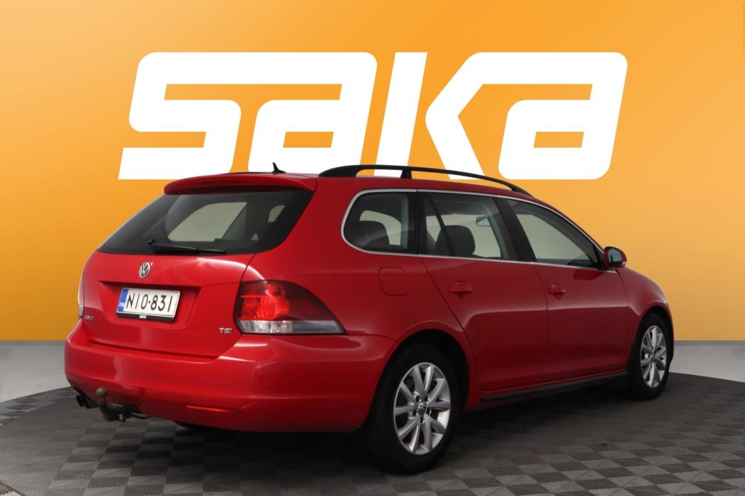 VOLKSWAGEN Golf 2012