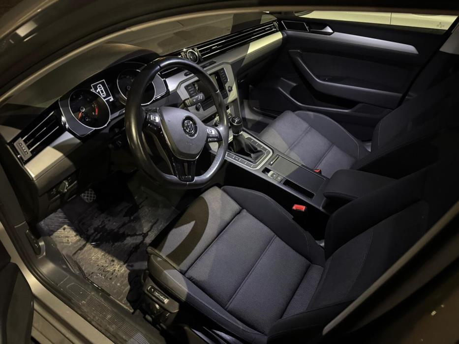 VOLKSWAGEN Passat 2016