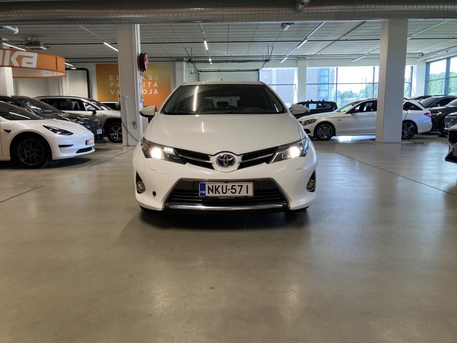 TOYOTA Auris 2014