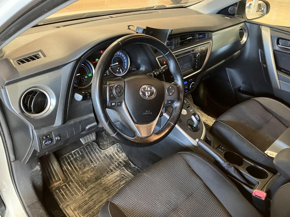 TOYOTA Auris 2014