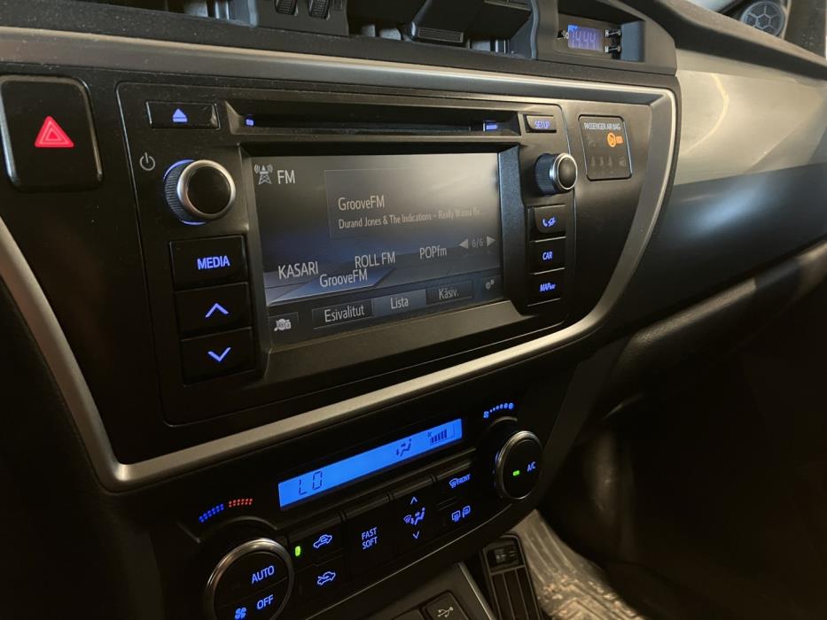TOYOTA Auris 2014