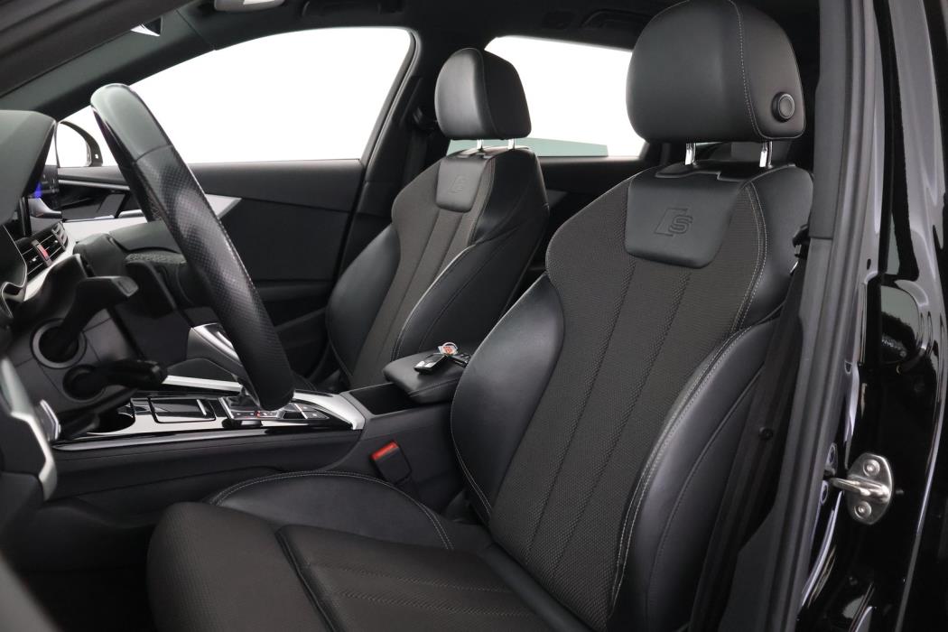 AUDI A4 2021