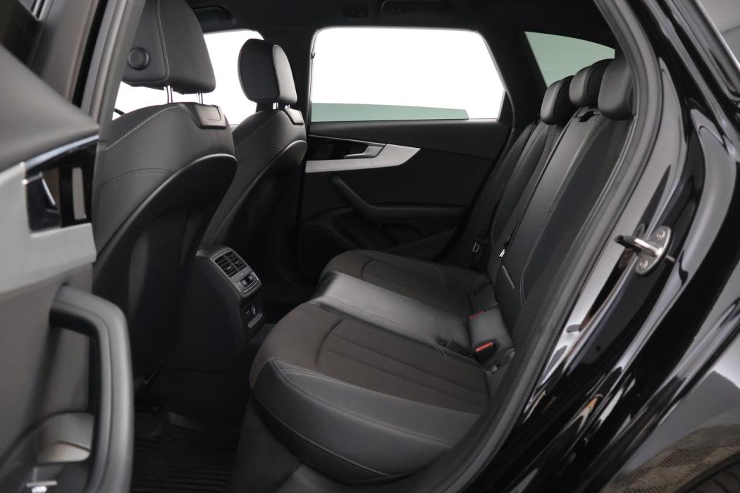 AUDI A4 2021