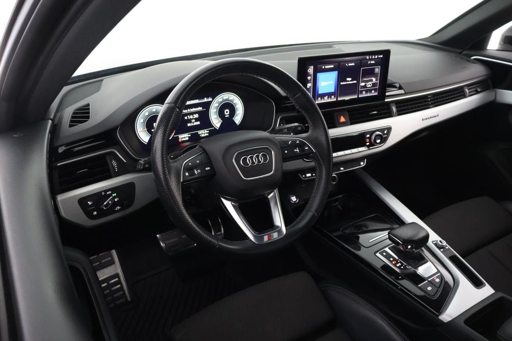 AUDI A4 2021