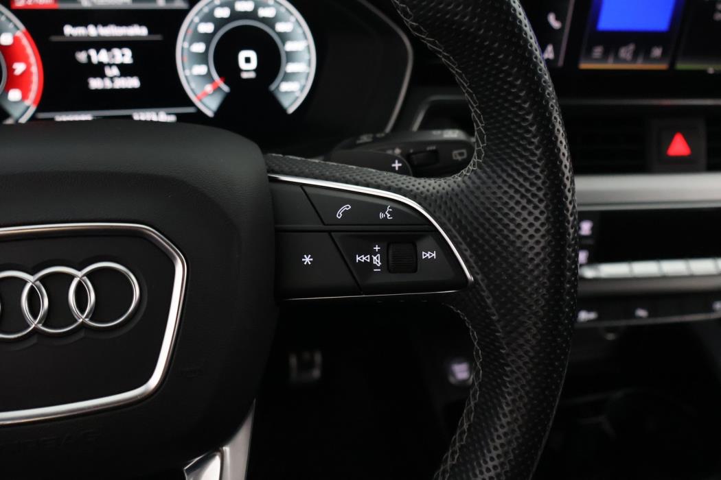 AUDI A4 2021