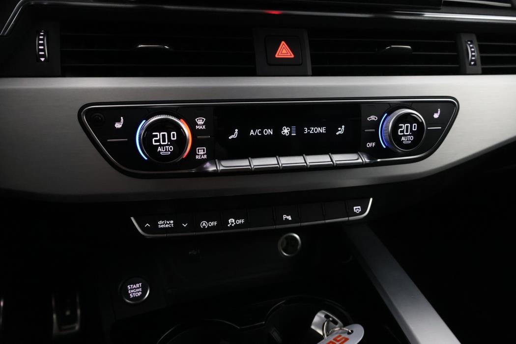 AUDI A4 2021