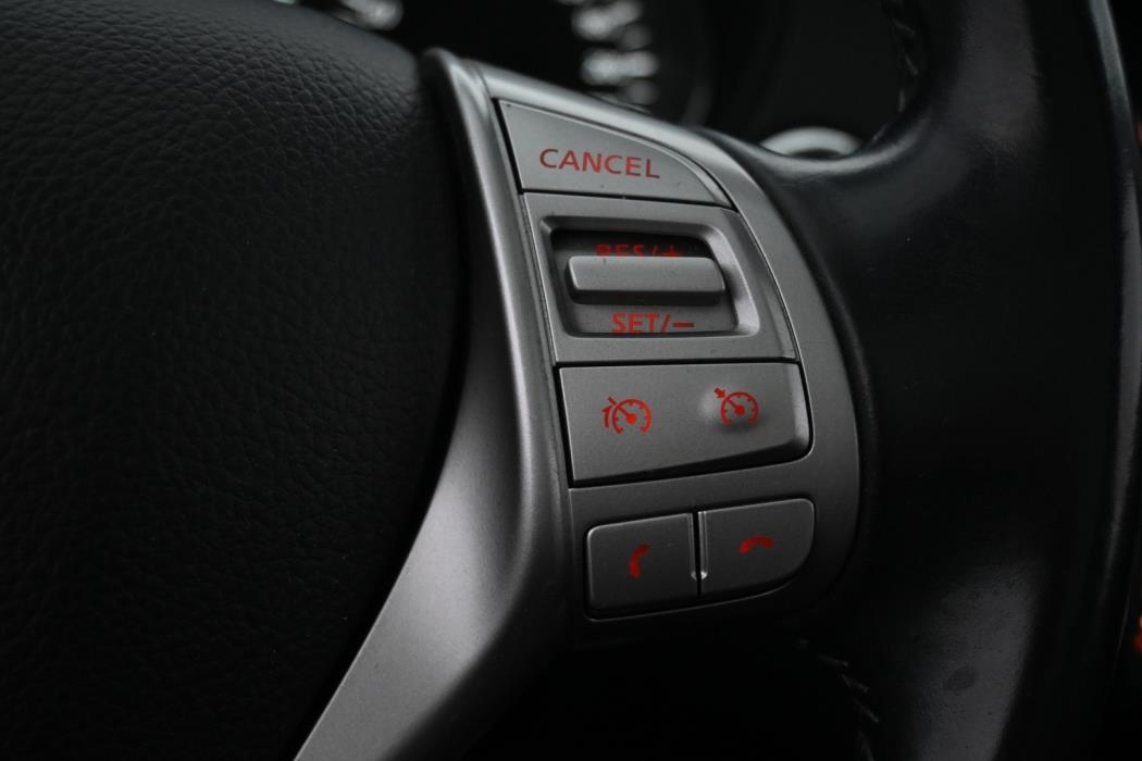 NISSAN Qashqai 2015