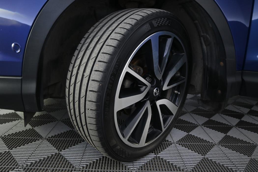 NISSAN Qashqai 2015