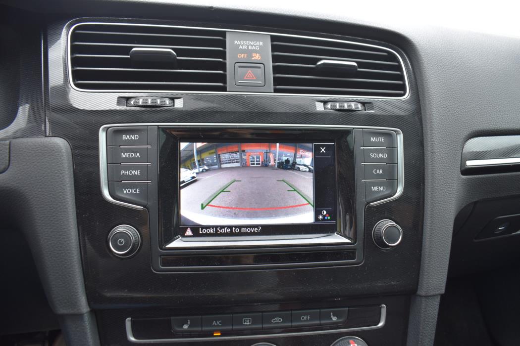 VOLKSWAGEN Golf 2015