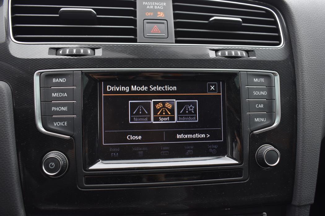 VOLKSWAGEN Golf 2015