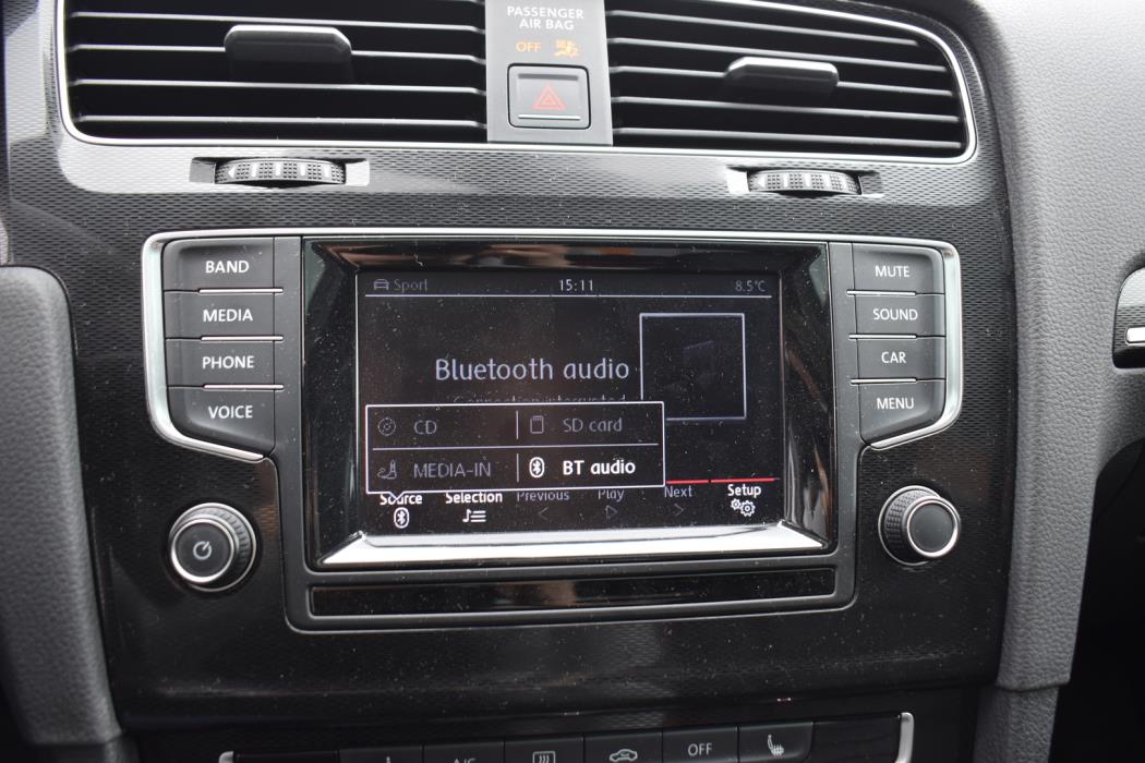 VOLKSWAGEN Golf 2015