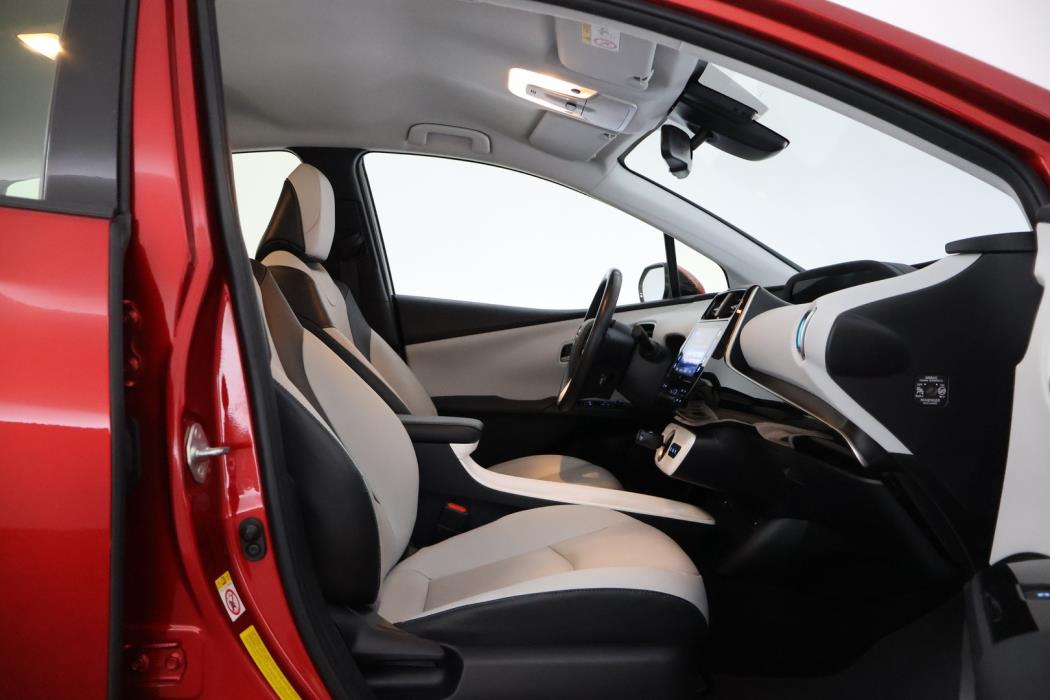 TOYOTA PRIUS 2017