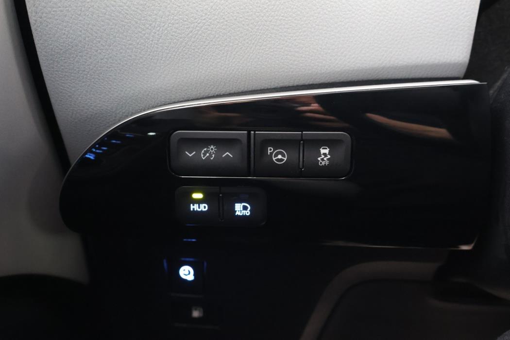 TOYOTA PRIUS 2017