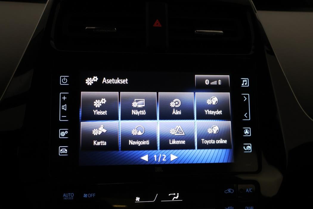 TOYOTA PRIUS 2017