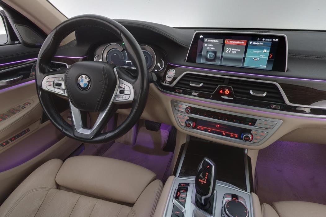 BMW 740 2018