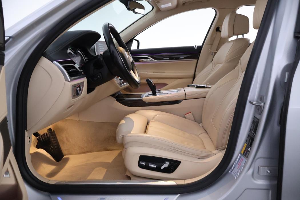 BMW 740 2018