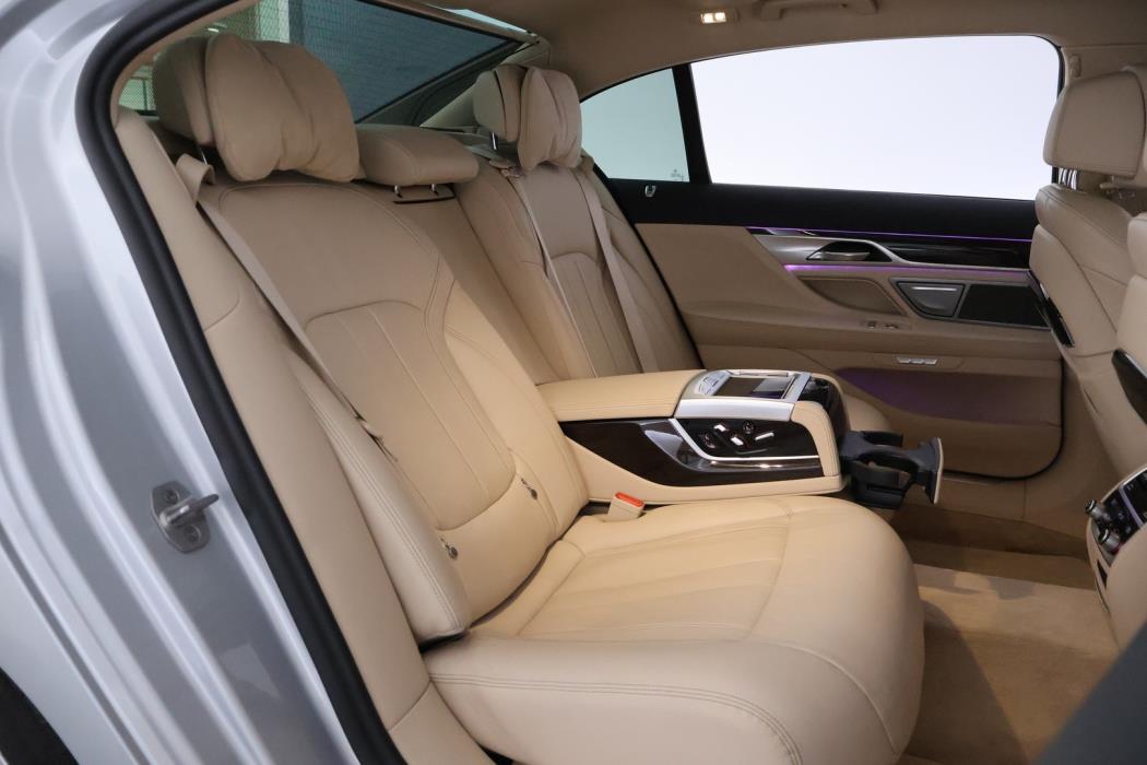 BMW 740 2018