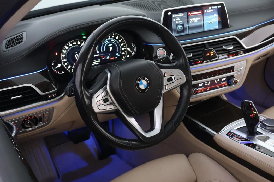 BMW 740 2018
