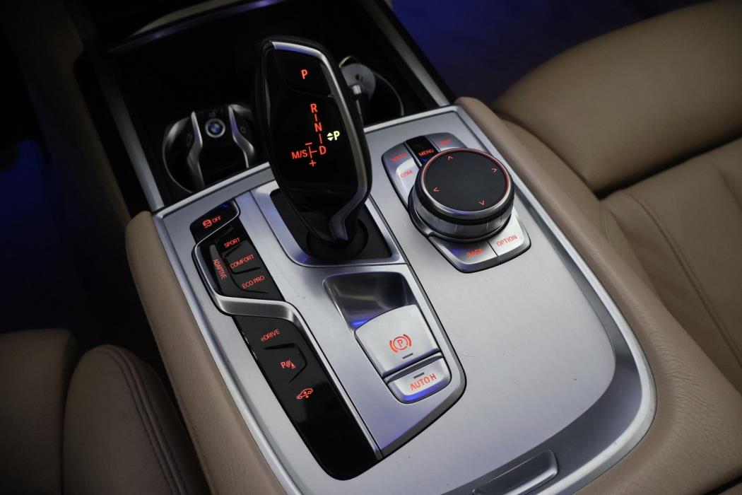 BMW 740 2018