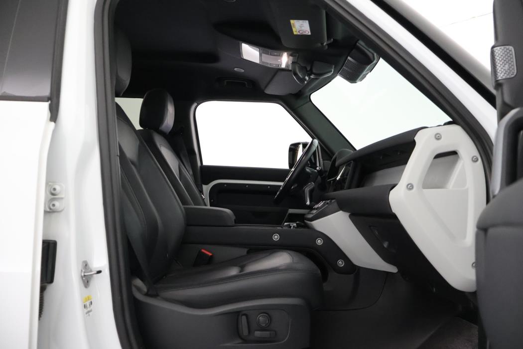 LAND ROVER Defender 2023
