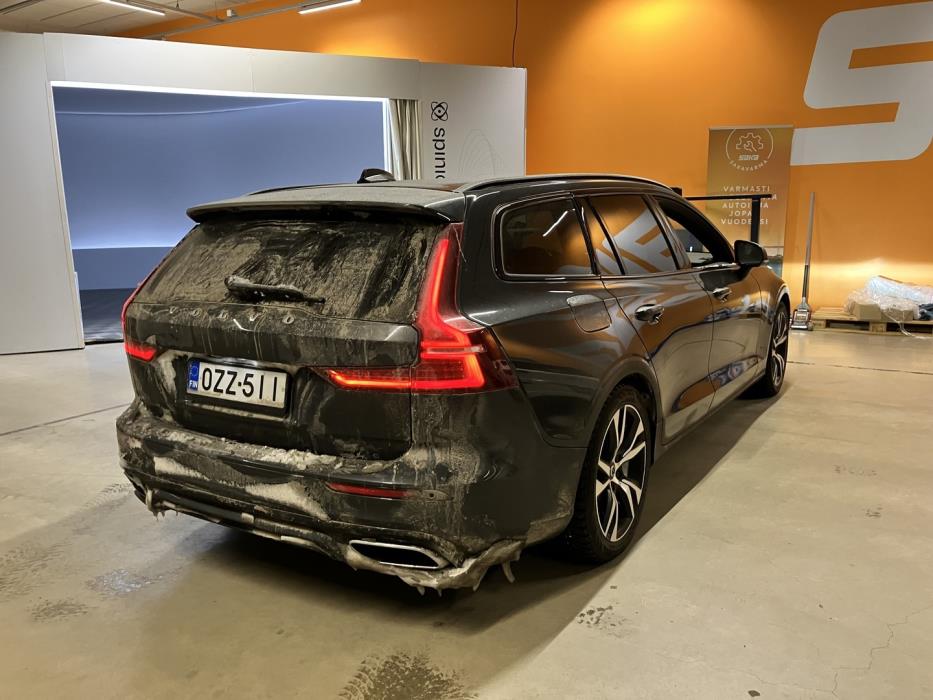 VOLVO V60 2020