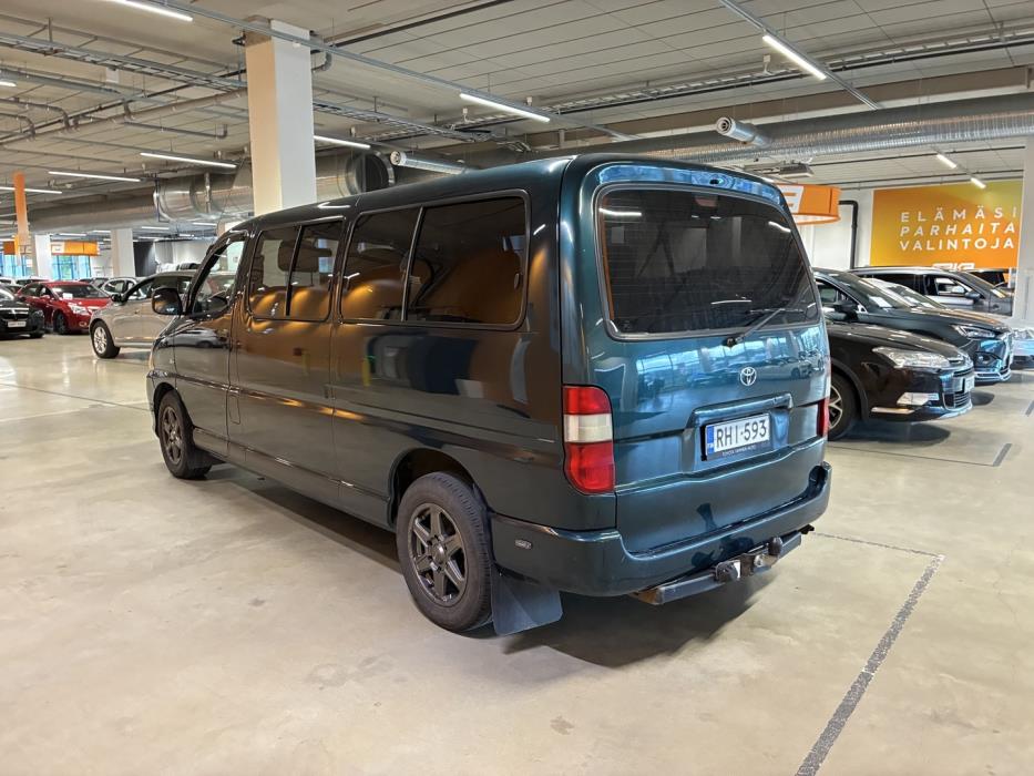 TOYOTA Hiace 2009