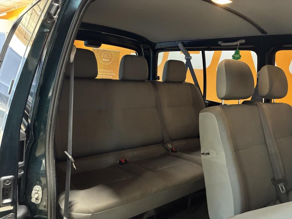 TOYOTA Hiace 2009