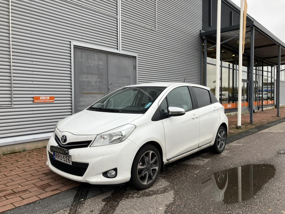 TOYOTA Yaris 2014