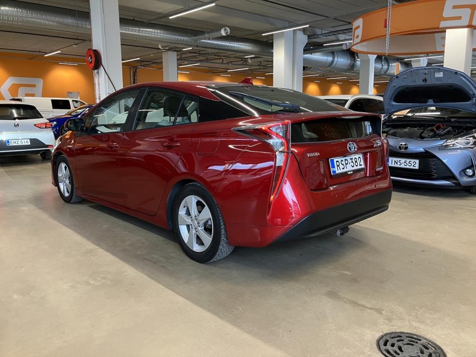 TOYOTA Prius 2016