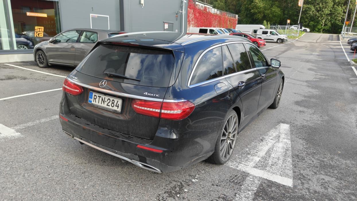 MERCEDES-BENZ E 2018