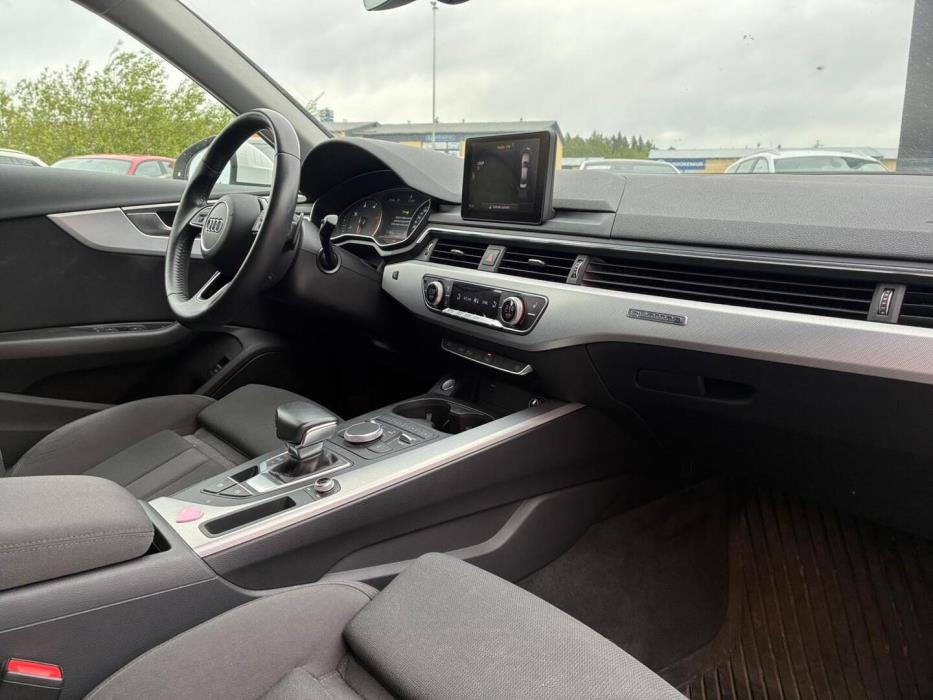 AUDI A4 2018