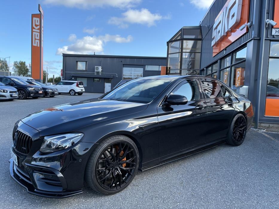 MERCEDES-BENZ E 2019