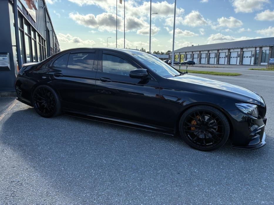 MERCEDES-BENZ E 2019