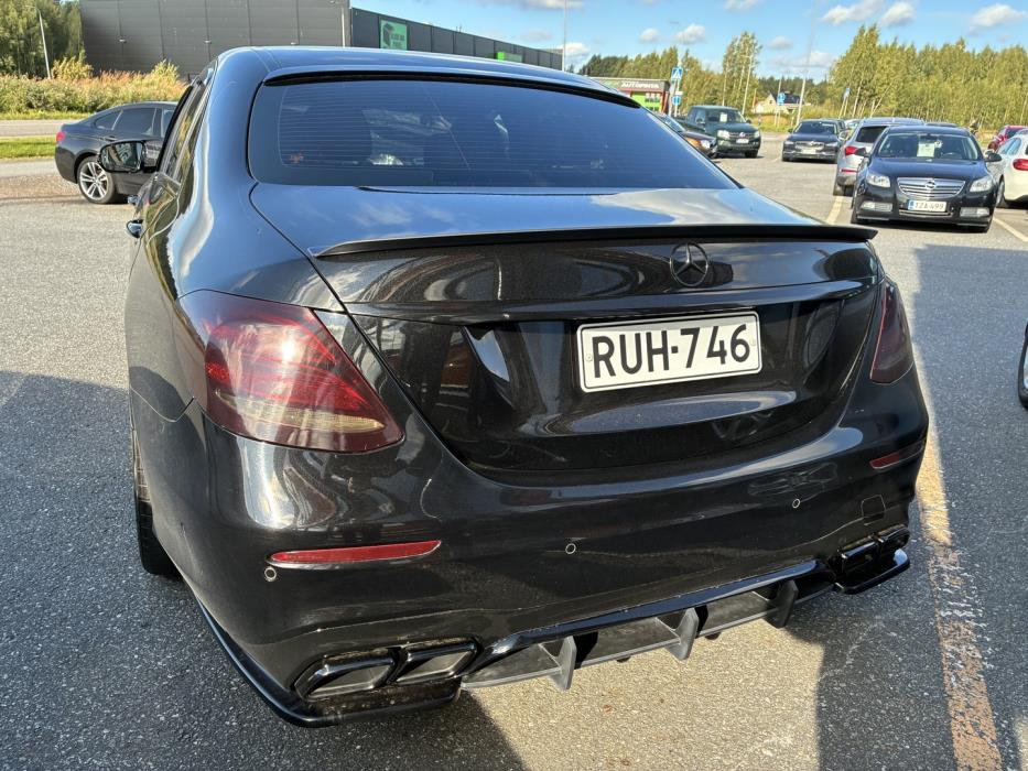 MERCEDES-BENZ E 2019