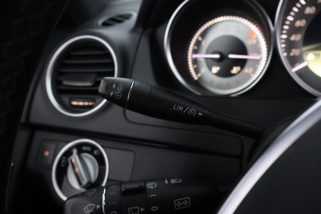 MERCEDES-BENZ C 2012