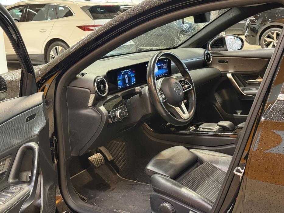 MERCEDES-BENZ A 2021