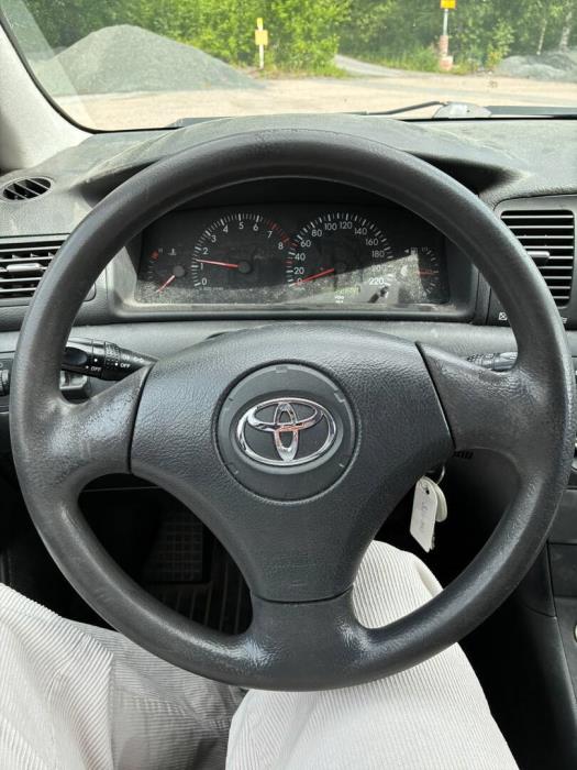 TOYOTA Corolla 2004