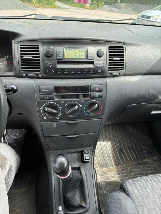 TOYOTA Corolla 2004