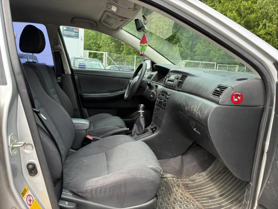 TOYOTA Corolla 2004
