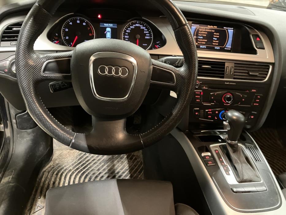 AUDI A4 2011