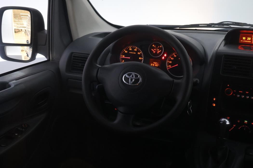 TOYOTA Proace 2016